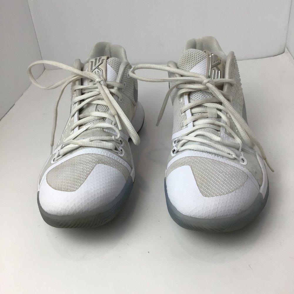 Nike Kyrie 3 White Chrome Size 9.5 - Picture 2 of 8